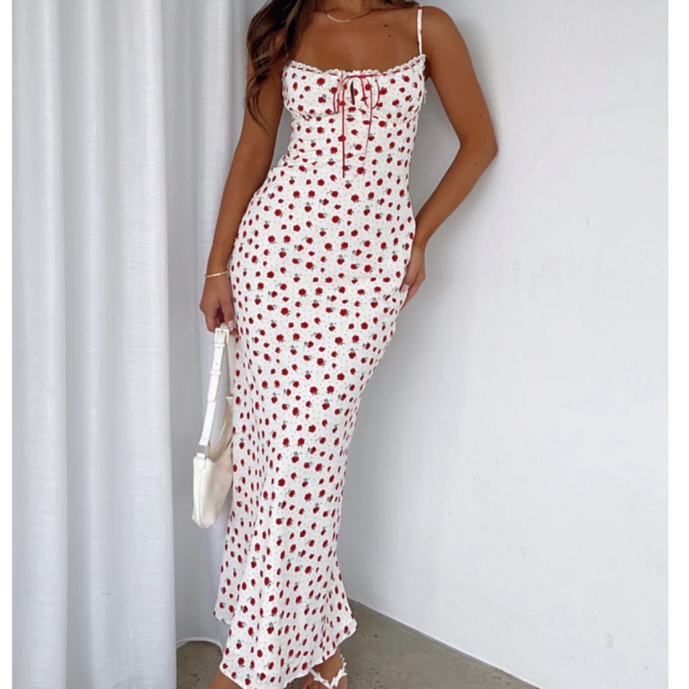 brand new‼️ white red floral maxi dress size XS